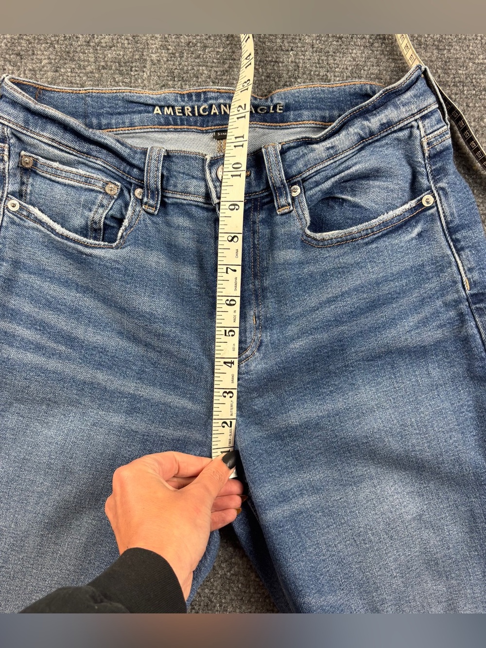 AMERICAN EAGLE Women’s Denim 90’s Bootcut Jeans Distressed Knees Stretch size: 8 - Picture 3 of 8